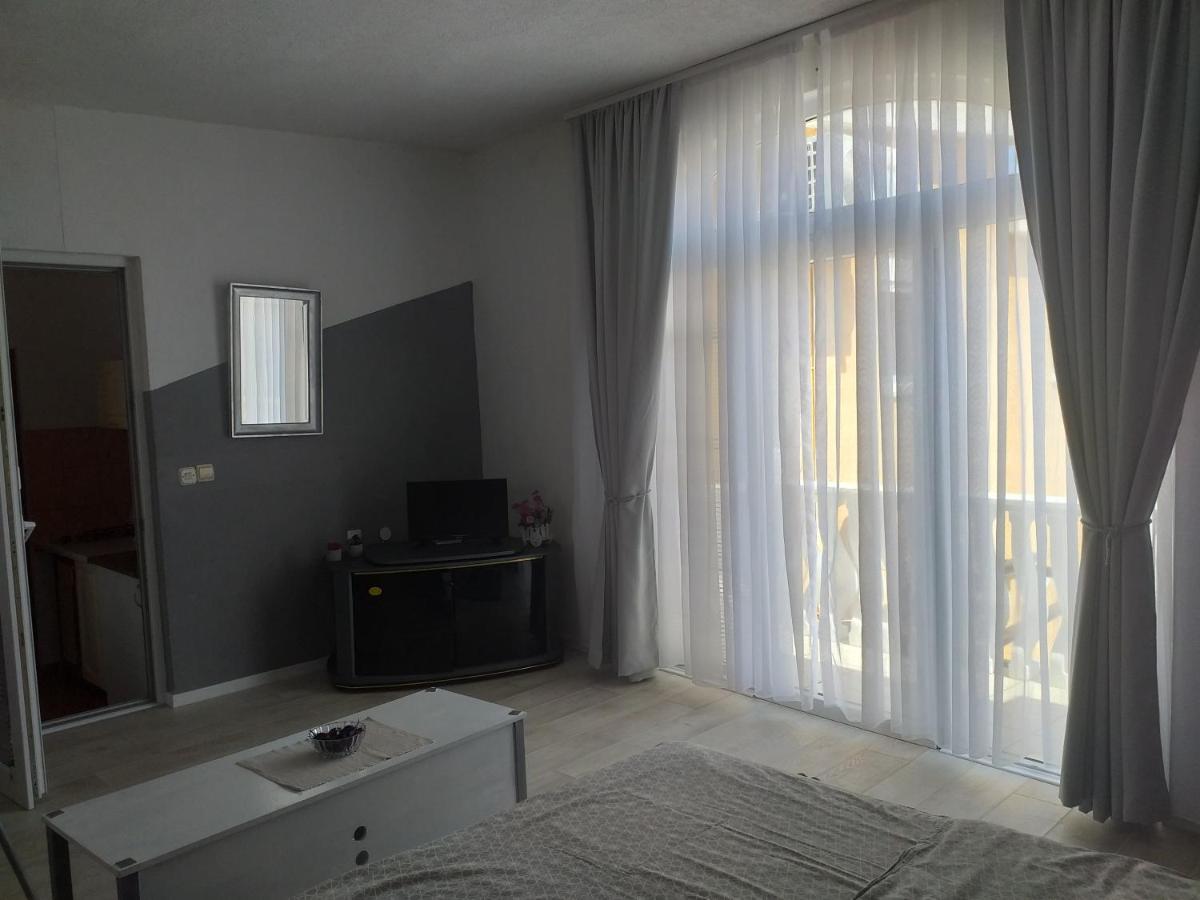 Apartmani Marijanovic Vir Zewnętrze zdjęcie