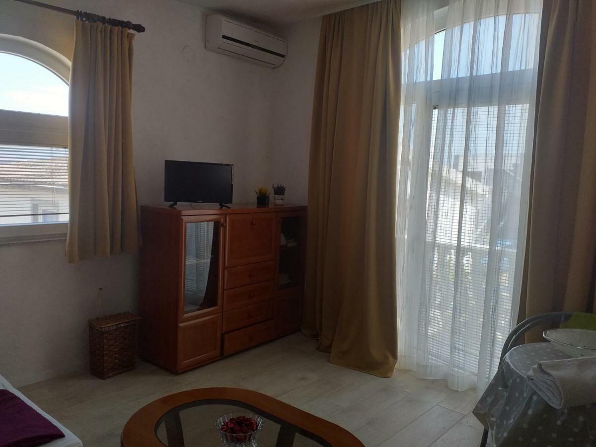 Apartmani Marijanovic Vir Zewnętrze zdjęcie