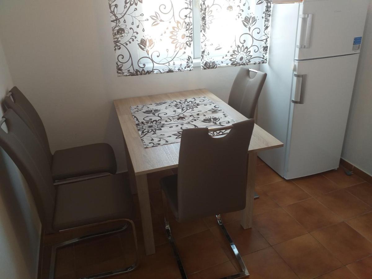 Apartmani Marijanovic Vir Zewnętrze zdjęcie